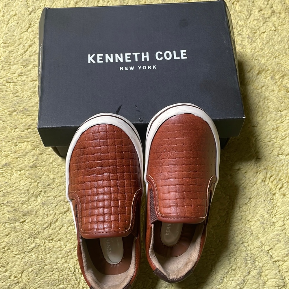 Kenneth Cole boy walker shoes